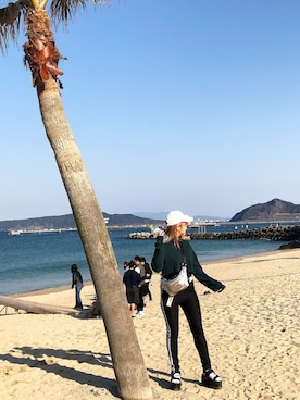 「アイテム（ボディバッグ/ウエストポーチ、シルバー系）」を使った、りなじろさん（レディース・153cm）の春コーディネート