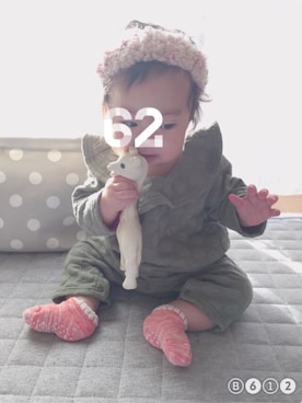 「アイテム（ロンパース、グリーン系）」を使った、hana‧✧̣̥̇‧さん（キッズ・60cm）の冬コーディネート
