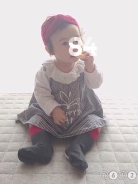 「Koreaのアイテム（Tシャツ/カットソー、ホワイト系）」を使った、hana‧✧̣̥̇‧さん（キッズ）の冬コーディネート