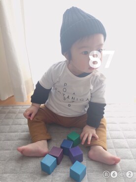 「tinycottonsのアイテム（Tシャツ/カットソー、ホワイト系）」を使った、hana‧✧̣̥̇‧さん（キッズ）の冬コーディネート