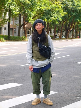 「GEORGE COX（ジョージコックス）のアイテム（その他シューズ）」を使った、唯家 Vegaさん（メンズ・177cm）の冬コーディネート
