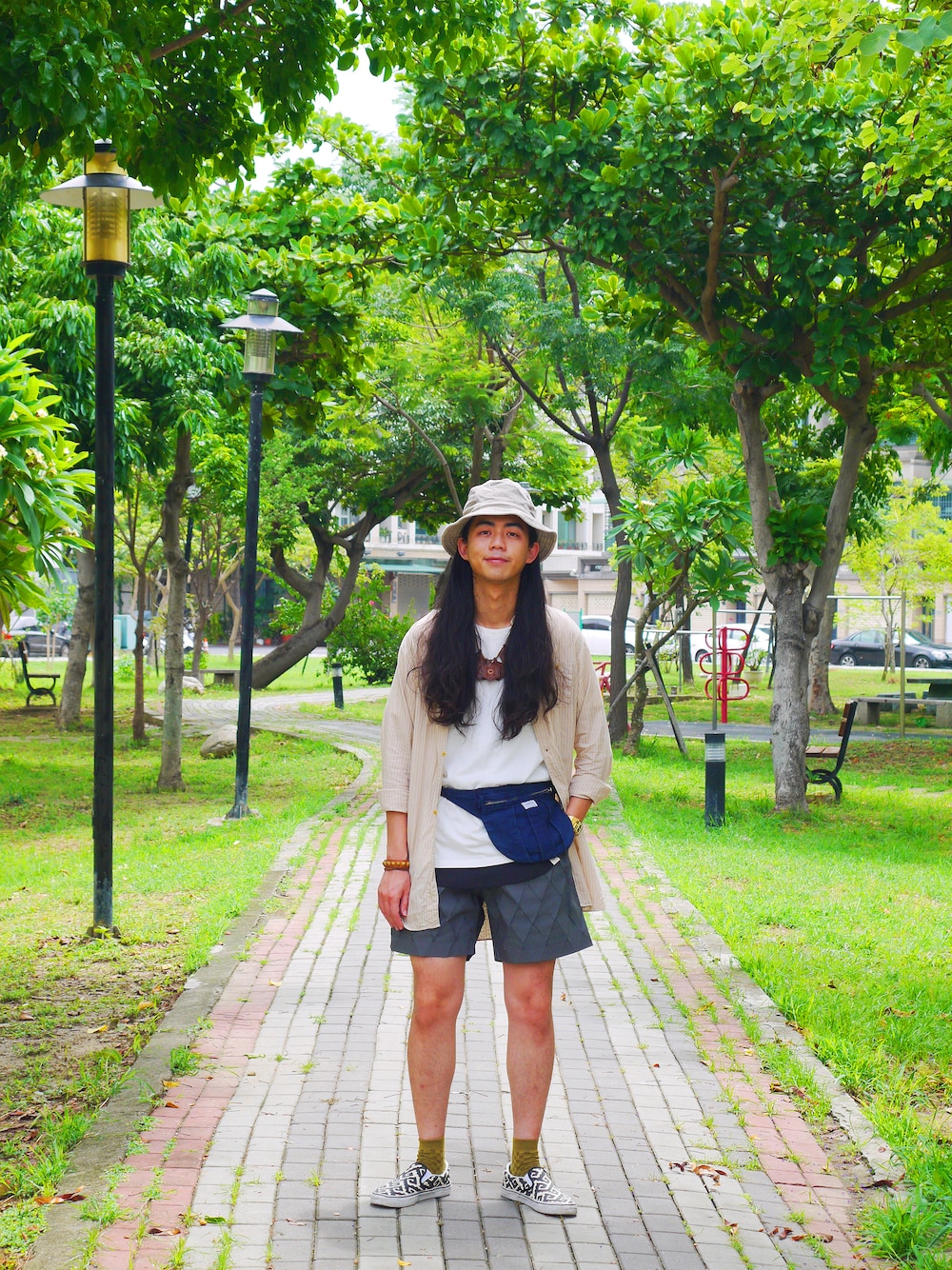 「古着、VANS、undercover、UNIQLO、PORTER、古着MIX、ootd、春コーデ、夏コーデ、TALKING ABOUT THE ABSTRACTION」｜「Undercoverismのhat（ハット、グレー系）」を使った、唯家 Vegaさん（メンズ・177cm）の夏コーディネートの1枚目の写真