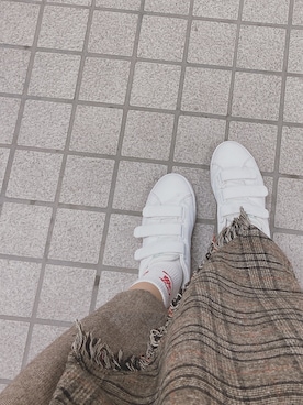 「adidas（アディダス）のアイテム（スニーカー、ホワイト系）」を使った、ゆうかさん（レディース・157cm）の秋コーディネート