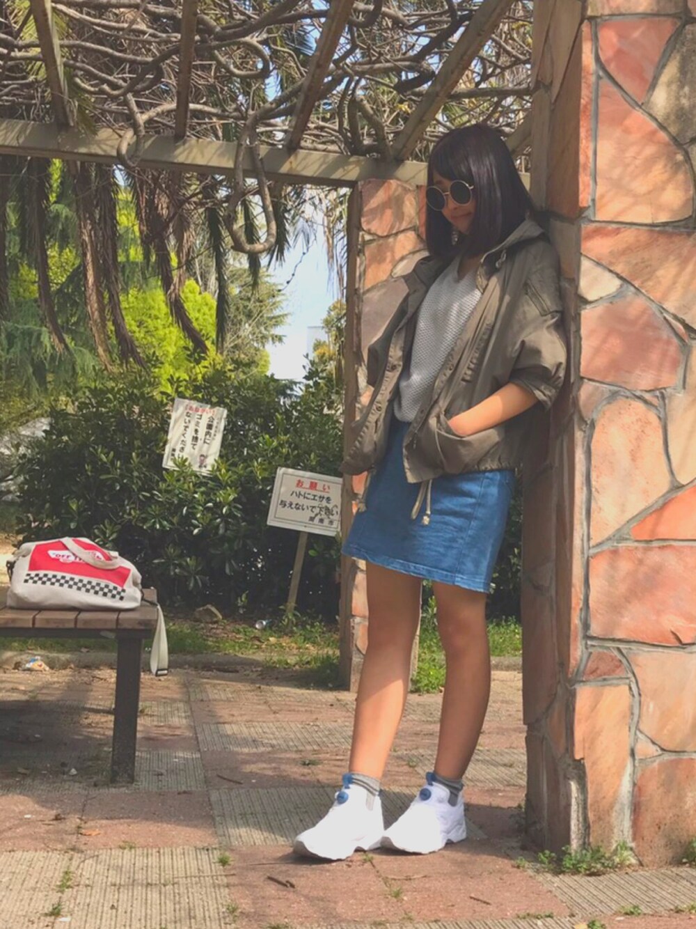 「カジュアル、休日スタイル、大人カジュアル、春コーデ、デニム、ootd、リーボック(Reebok)、ポンプフューリー」｜「Reebokのユニセックス リーボック インスタポンプ フューリーロード Reebok INSTAPUMP FURY ROAD PL AQ9977（スニーカー、ホワイト系）」を使った、たえこ。さん（レディース・162cm）の春コーディネートの1枚目の写真