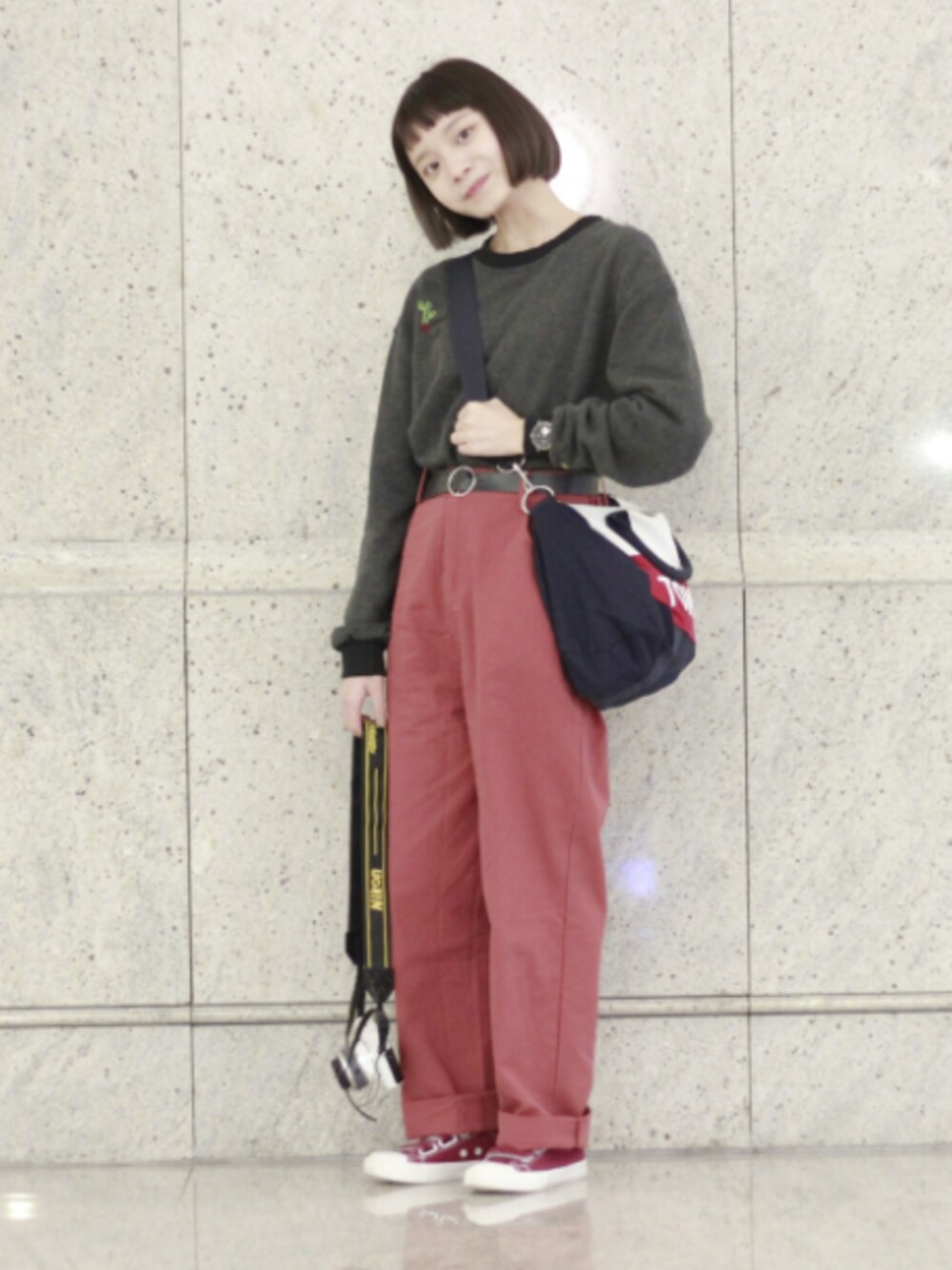 「TRIWAのアイテム（アナログ腕時計、ブラック系）」を使った、張喬さん（レディース・148cm）の冬コーディネートの1枚目の写真