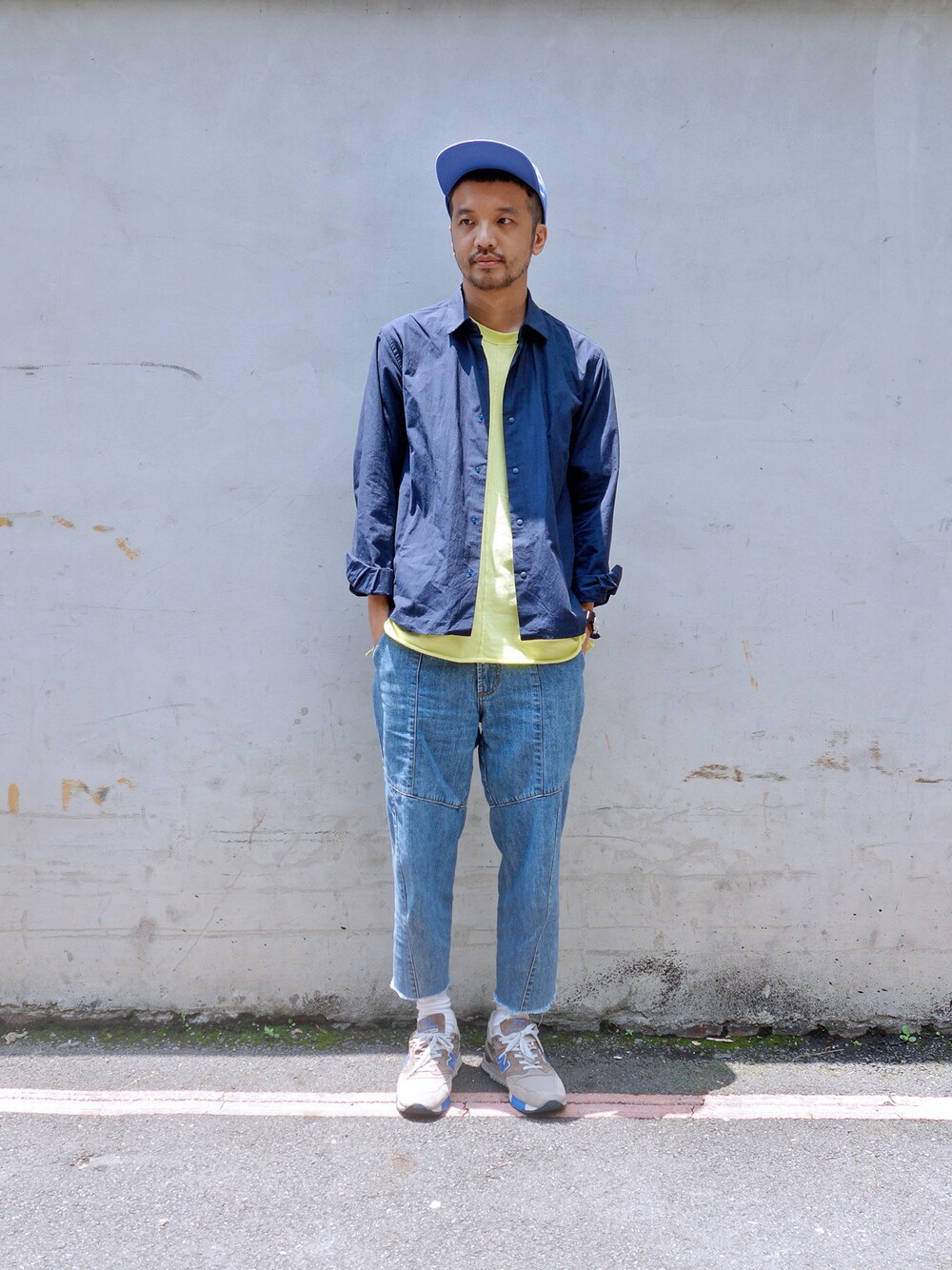 「New Balance、plain-me、wisdom」｜「plain-meのplain-me x URBAN RESEARCH BAG（クラッチバッグ、ブラウン系）」を使った、plain-me_Akkoさん（メンズ・177cm）の夏コーディネートの1枚目の写真