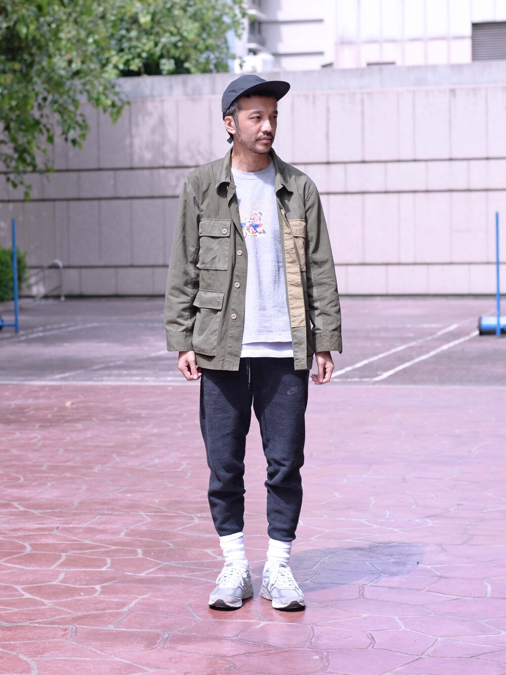 その他のパンツを着用したメンズの秋コーディネートの1枚目の写真