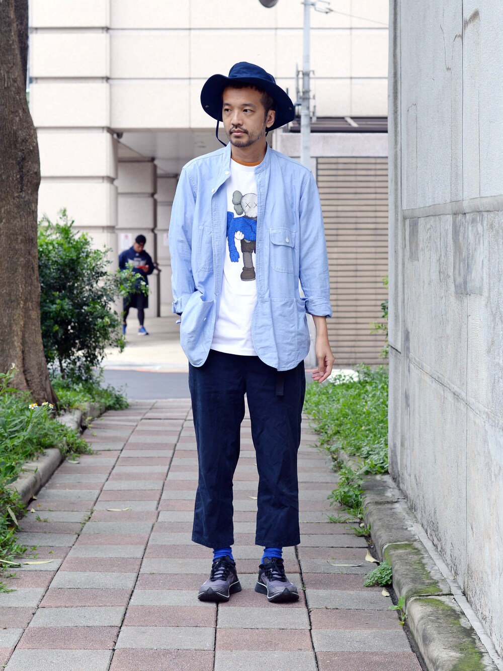 ブラック系のその他パンツを着用したメンズの夏コーディネートの1枚目の写真