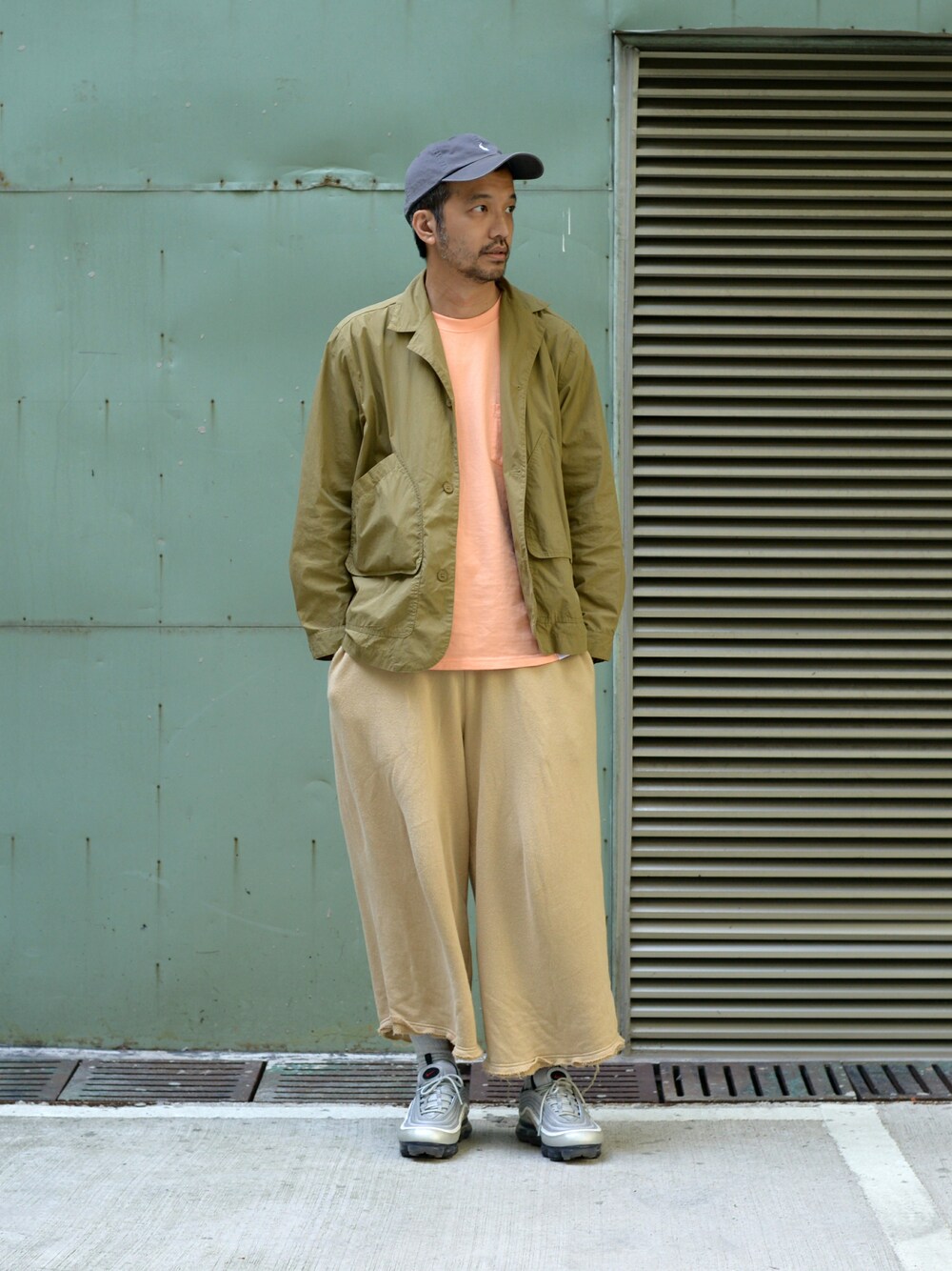 「　、VOTE MAKE NEW CLOTHES、cop by plain-me 、NIKE  Vapor97」｜「plain-meのCOP ワイドヘビーオンスTEE（Tシャツ/カットソー、オレンジ系）」を使った、plain-me_Akkoさん（メンズ・177cm）の春コーディネートの1枚目の写真