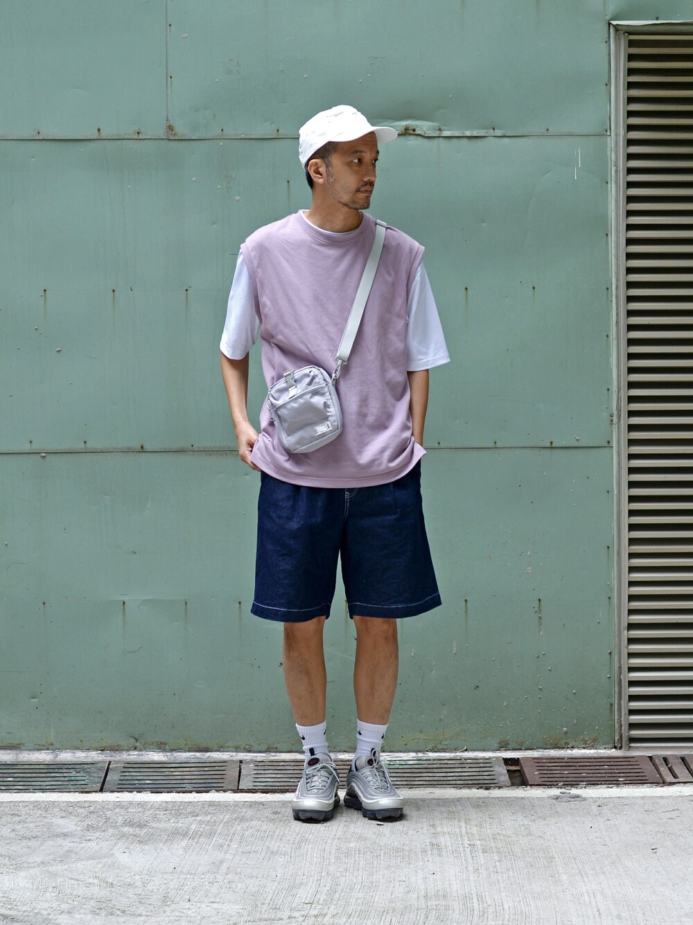 「NIKE、cop by plain-me 、fce」｜「plain-meのCOP ヘビーオンスTEE（Tシャツ/カットソー、ホワイト系）」を使った、plain-me_Akkoさん（メンズ・177cm）の夏コーディネートの1枚目の写真