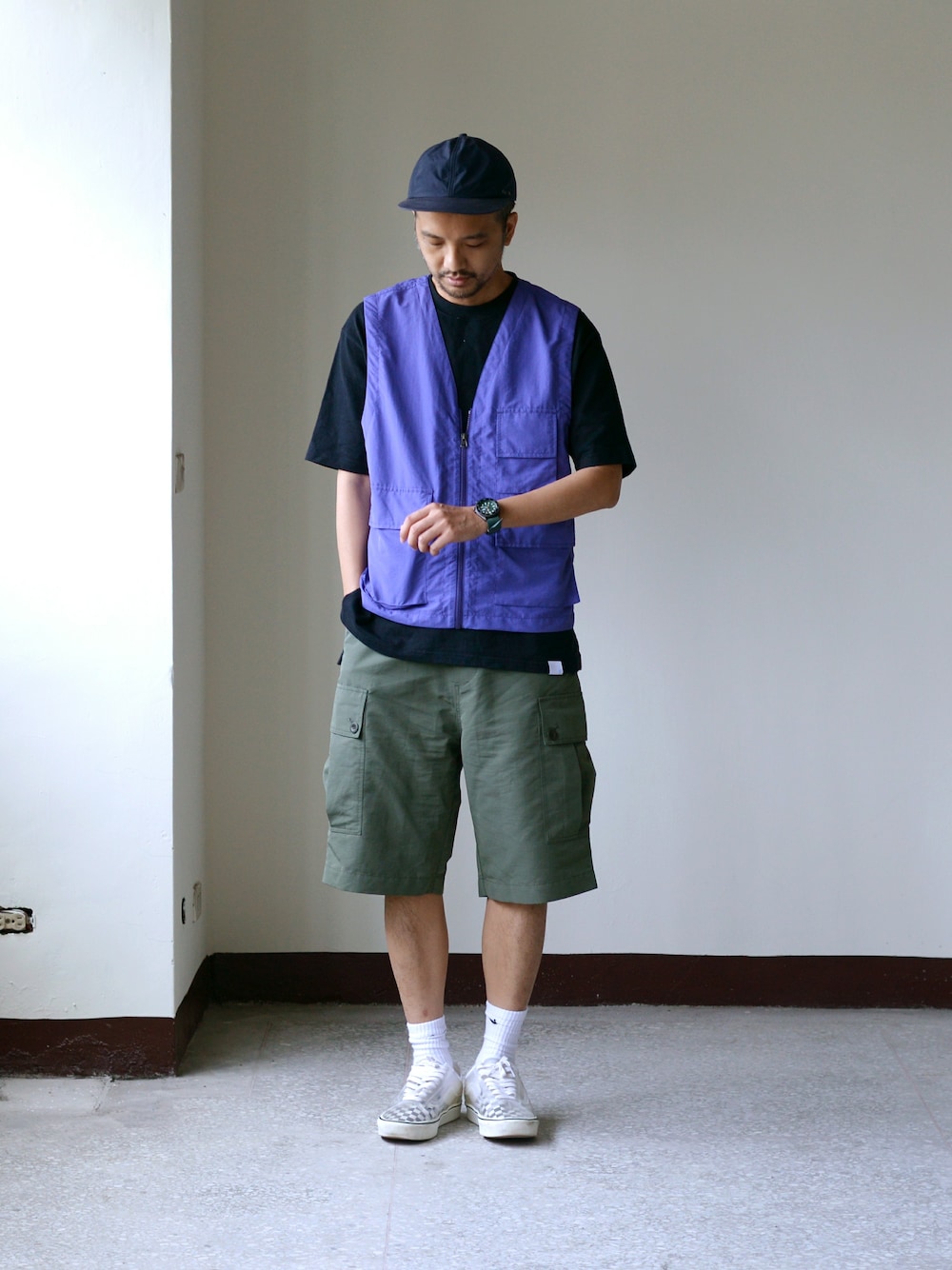 「VANS、BEAUTY&YOUTH UNITED ARROWS、cop by plain-me 」｜「plain-meのCOP ワイドヘビーオンスTEE（Tシャツ/カットソー、ブラック系）」を使った、plain-me_Akkoさん（メンズ・177cm）の夏コーディネートの1枚目の写真