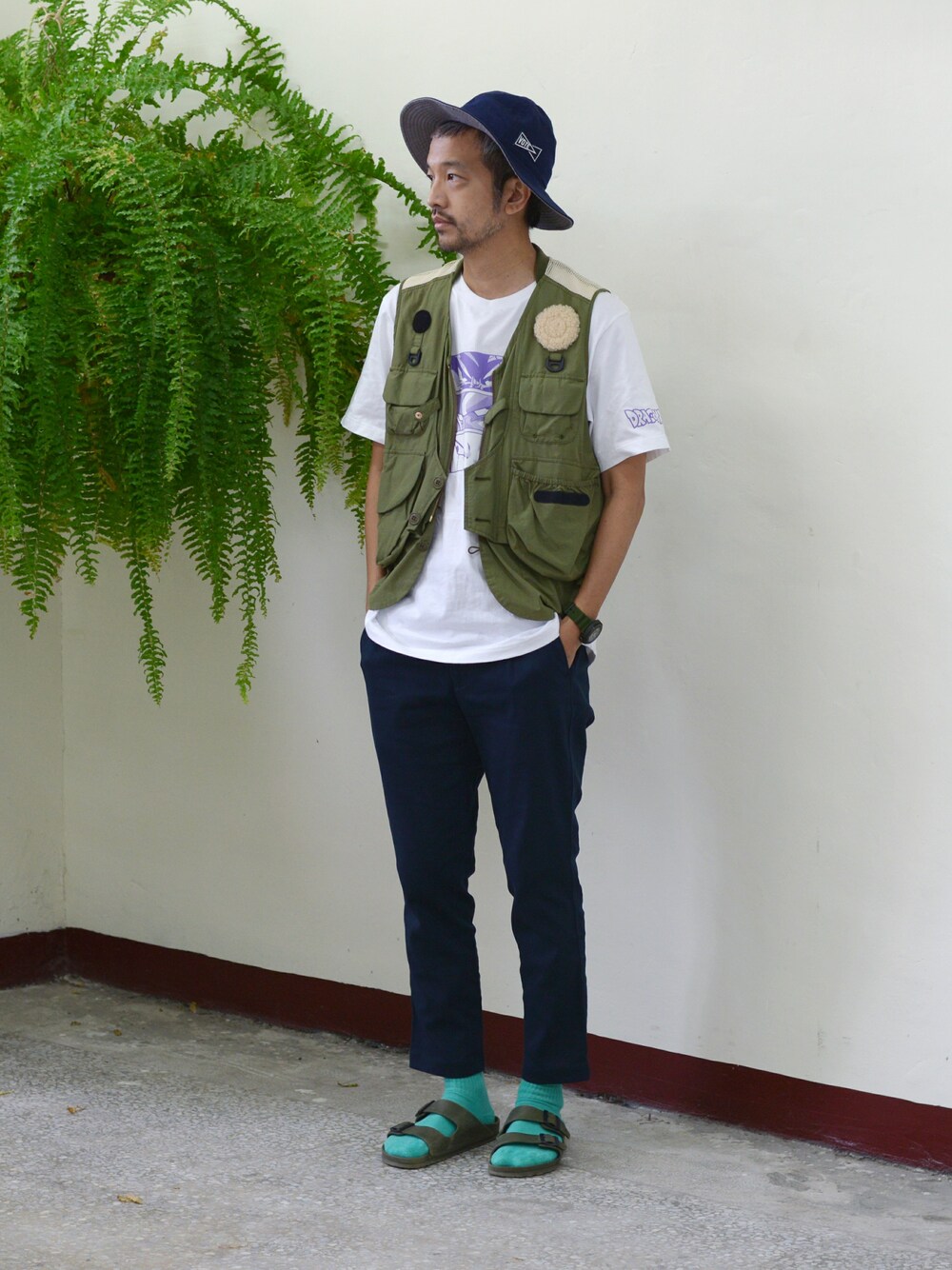 「UNIQLO、birkenstock、VOTE、plain-me、snow peak、cop by plain-me 」｜「plain-meのCOP 細畝テーパードパンツ（チノパンツ、ブラック系）」を使った、plain-me_Akkoさん（メンズ・177cm）の夏コーディネートの1枚目の写真