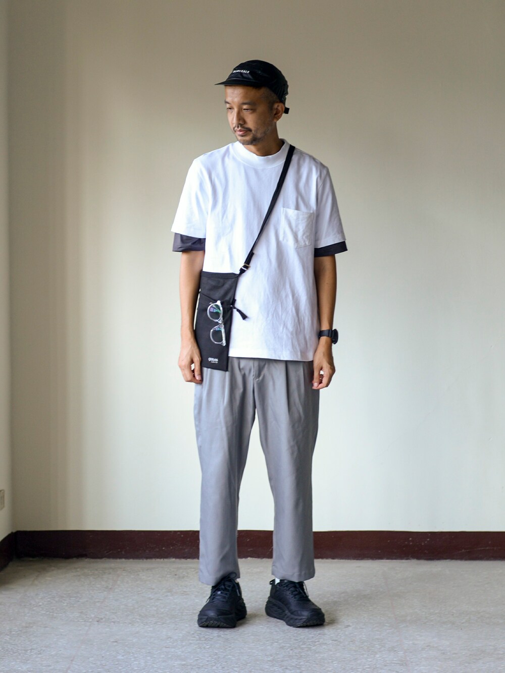 「plain-me、cop by plain-me 」｜「plain-meのCOP ワイドヘビーオンスTEE（Tシャツ/カットソー、ブラック系）」を使った、plain-me_Akkoさん（メンズ・177cm）の秋コーディネートの1枚目の写真