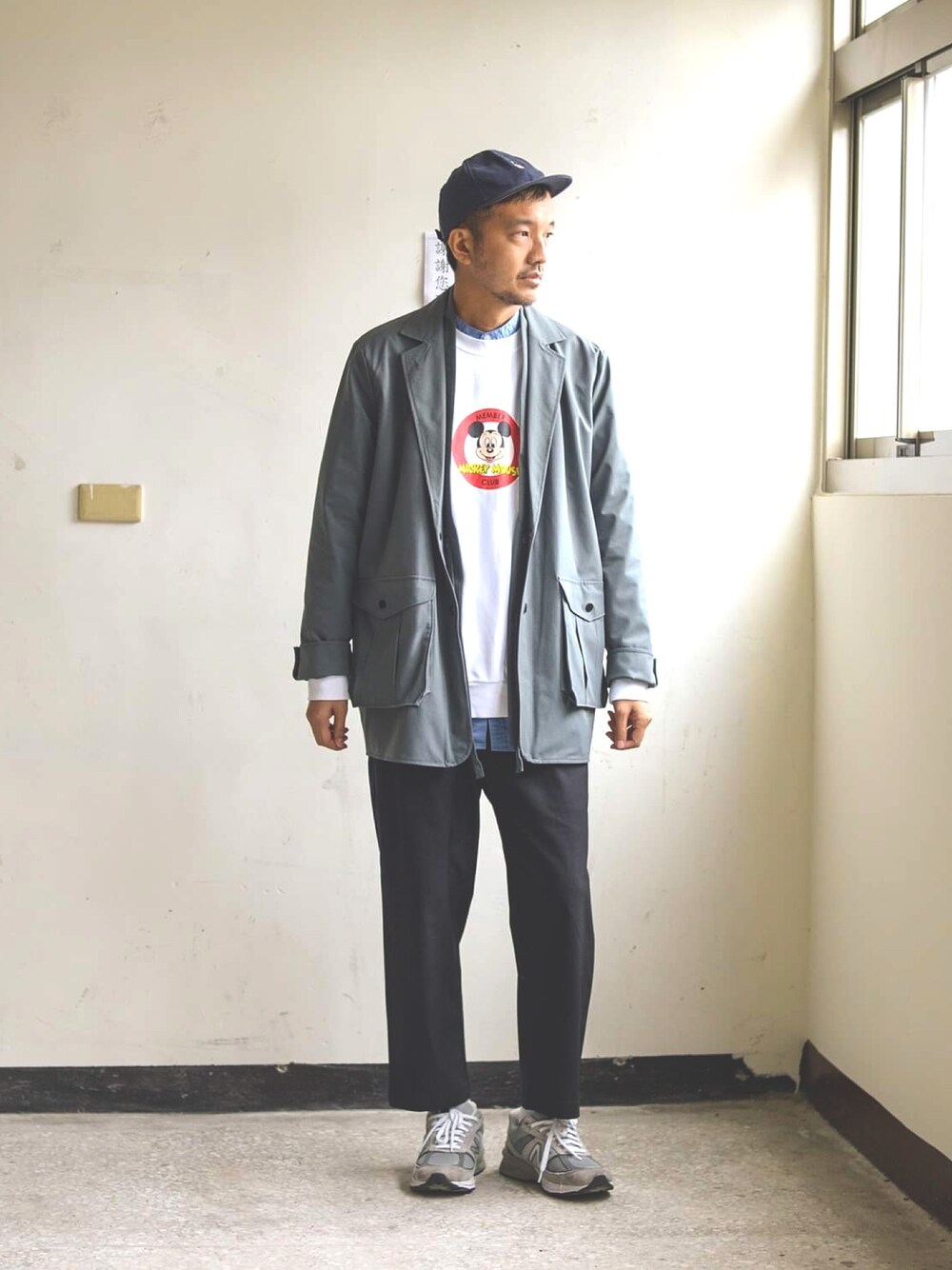 「PR01.、VIBGYOR(VIBGYOR)」｜「plain-meのアイテム（テーラードジャケット、グレー系）」を使った、plain-me_Akkoさん（メンズ・177cm）の冬コーディネートの1枚目の写真