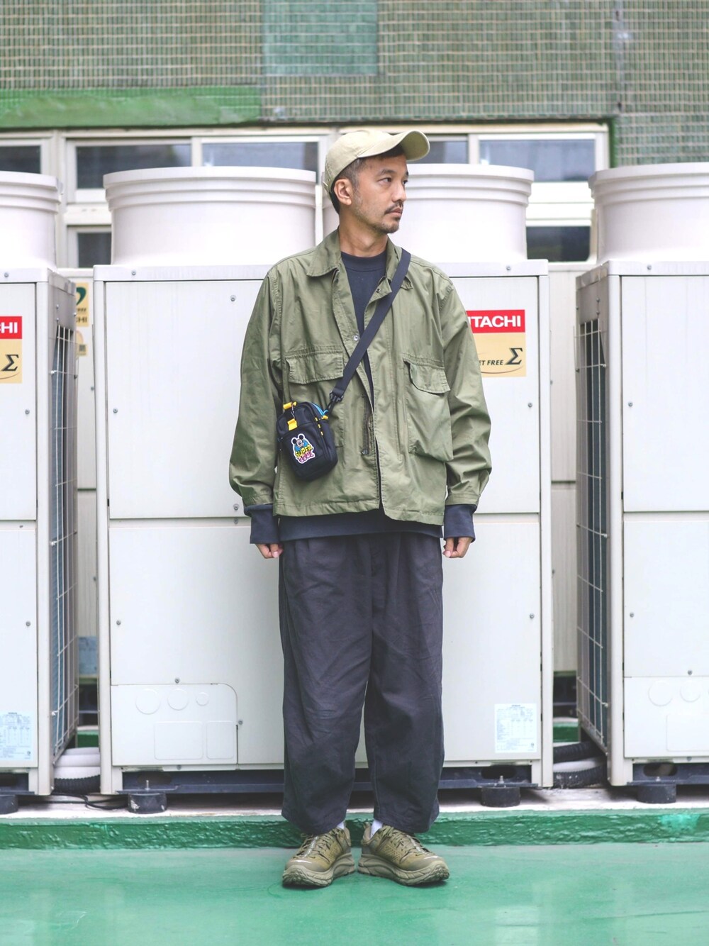 「PR01.、VIBGYOR(VIBGYOR)」｜「plain-meのアイテム（ジャケット/アウター、グリーン系）」を使った、plain-me_Akkoさん（メンズ・177cm）の冬コーディネートの1枚目の写真