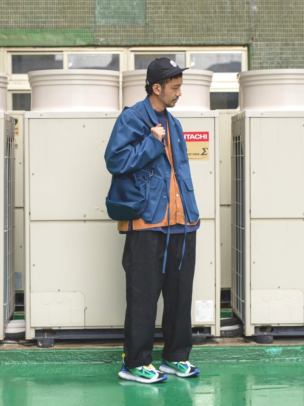 「plain-me、cop by plain-me、VIBGYOR(VIBGYOR)、PR01.」｜「plain-meのアイテム（ミリタリージャケット、ブルー系）」を使った、plain-me_Akkoさん（メンズ・177cm）の冬コーディネートの1枚目の写真