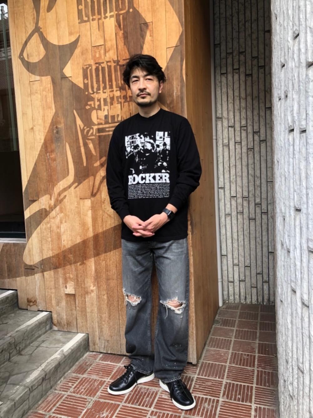 「デニム、ロンT、コラボレーション、Hysteric Glamour、ヒステリックグラマー、ロックコーデ、thee hysteric xxx」｜「HYSTERIC GLAMOURのボウリングシューズ（その他シューズ、ブラック系）」を使った、A.さん（メンズ・176cm）の秋コーディネートの1枚目の写真