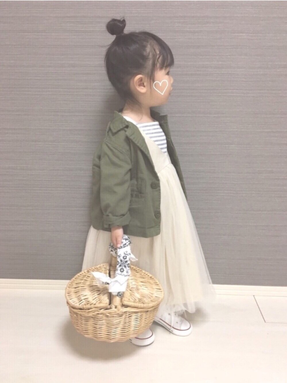 「kids、春コーデ、春、ボーダー、ミリタリージャケット、チュール、おんなのこ、2歳」｜「petit mainのミリタリージャケット（ミリタリージャケット、グリーン系）」を使った、api *✲ﾟ*｡さん（キッズ・80cm）の春コーディネートの1枚目の写真