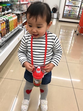 「BRANSHES（ブランシェス）のアイテム（ニット/セーター、ホワイト系）」を使った、sumireさん（キッズ・100cm）の春コーディネート