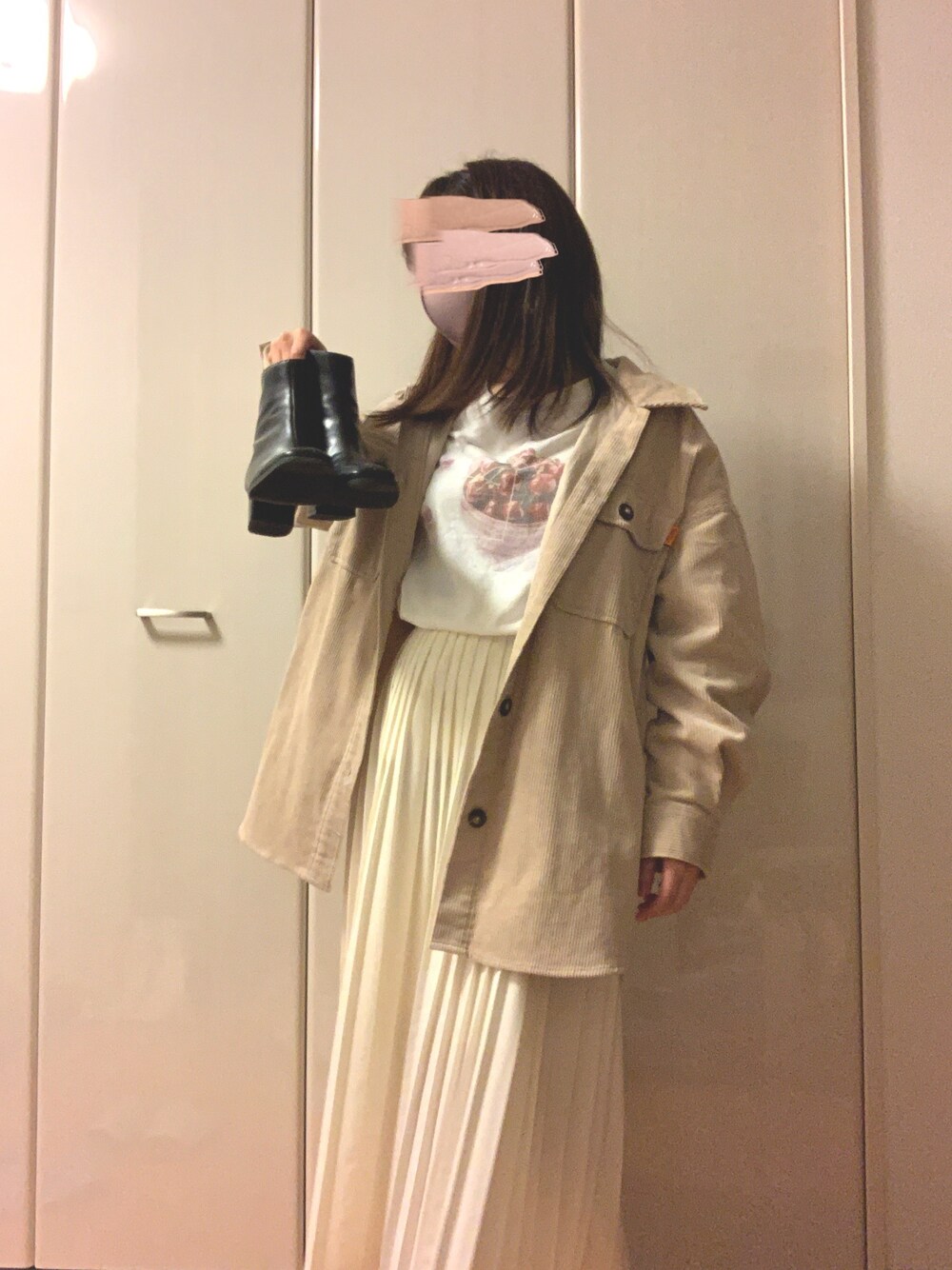 「消えそうな色コーデ、ベージュ、ホワイト、秋コーデ、低身長、低身長コーデ」｜「one after another NICE CLAUPのアイテム（Tシャツ/カットソー、ホワイト系）」を使った、くらげさん（レディース・154cm）の秋コーディネートの1枚目の写真