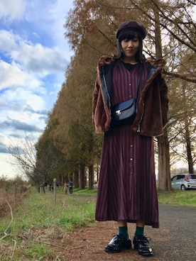 「ADAM ET ROPE'（アダムエロペ）のラウンドクロスボディーバッグ（ショルダーバッグ）」を使った、KIYOKOHさん（レディース・163cm）の秋コーディネート