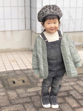 「リブニット」｜「アイテム（サロペット/オーバーオール）」を使った、KIYOKOHさん（キッズ・90cm）の冬コーディネート