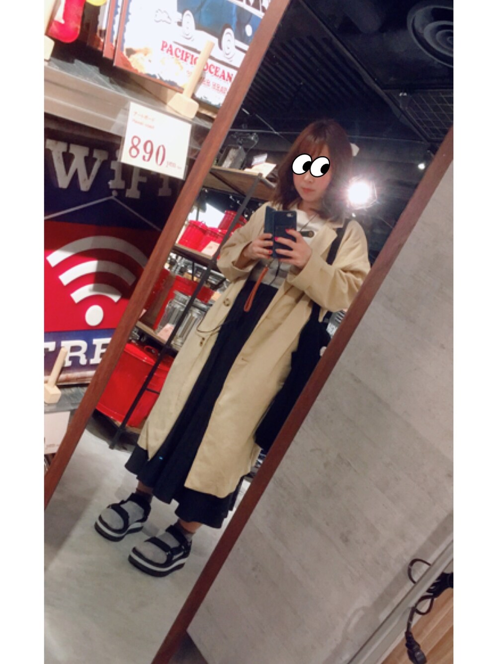 「春、トレンチコート、おしゃれさんと繋がりたい」｜「Samansa Mos2のT／Lプリーツスカート（スカート、ブラック系）」を使った、あいぴょんさん（レディース・144cm）の春コーディネートの1枚目の写真