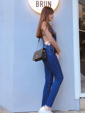 「TORY BURCH（トリーバーチ）のアイテム（ショルダーバッグ、ブラック系）」を使った、Katherineさん（レディース・165cm）の冬コーディネート