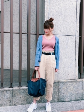 「Bershka（ベルシュカ）のアイテム（チノパンツ、ベージュ系）」を使った、Katherineさん（レディース・165cm）の春コーディネート