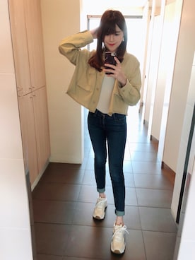 「Levi's（リーバイス）のアイテム（デニムパンツ、ブルー系）」を使った、Katherineさん（レディース・165cm）の夏コーディネート