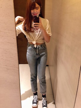 「CONVERSE（コンバース）のアイテム（スニーカー、ブラック系）」を使った、Katherineさん（レディース・165cm）の秋コーディネート