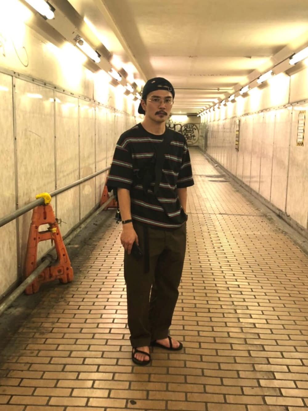「ペンギンハイウェイ」｜「THE SHINZONEの"DINOSAUR" キャップ（キャップ、ブルー系）」を使った、Toshiya Yamagishiさん（メンズ・167cm）の夏コーディネートの1枚目の写真