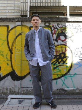 「URBAN RESEARCH（アーバンリサーチ）のアイテム（チノパンツ）」を使った、AKIHIROさん（メンズ・178cm）の春コーディネート