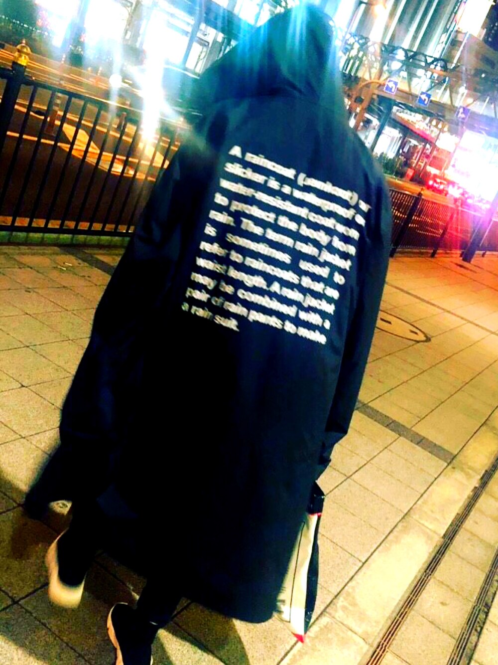 「おしゃれさんと繋がりたい、オーバーサイズ、ブラックコーデ」｜「VETEMENTSのアイテム（ジャケット/アウター、ブラック系）」を使った、HAYATONTON さん（メンズ・167cm）の冬コーディネートの1枚目の写真