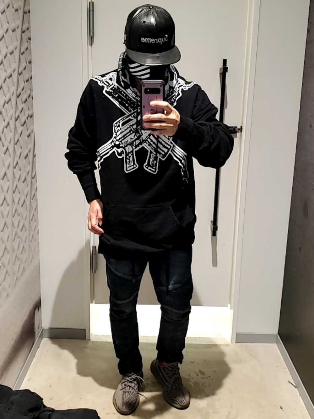 「Supreme のアイテム（キャップ、ブラック系）」を使った、deepdeepdeepさん（メンズ・175cm）の秋コーディネートの1枚目の写真