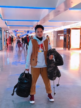 「Roots Canadaのアイテム（トップス）」を使った、安藤祐維さん（キッズ・157cm）の春コーディネート