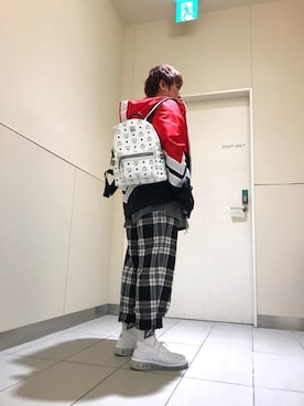 「DANKE SCHON（ダンケシェーン）のアイテム（マウンテンパーカー）」を使った、柏木　翔真さん（メンズ・165cm）の冬コーディネート