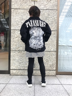 「PLEASURES（プレジャー）のアイテム」を使った、柏木　翔真さん（メンズ・165cm）の秋コーディネート