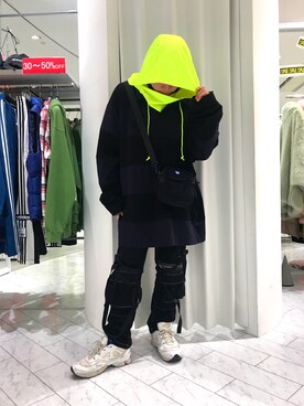 「WHITELAND（ホワイトランド）のアイテム（ボディバッグ/ウエストポーチ）」を使った、柏木　翔真さん（メンズ・165cm）の冬コーディネート