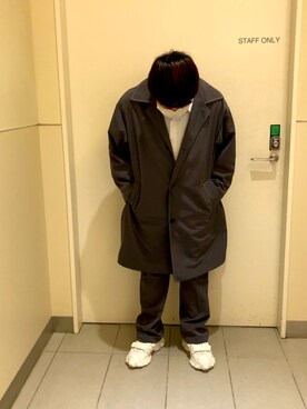 「アイテム（ステンカラーコート）」を使った、柏木　翔真さん（メンズ・165cm・20代）の冬コーディネート