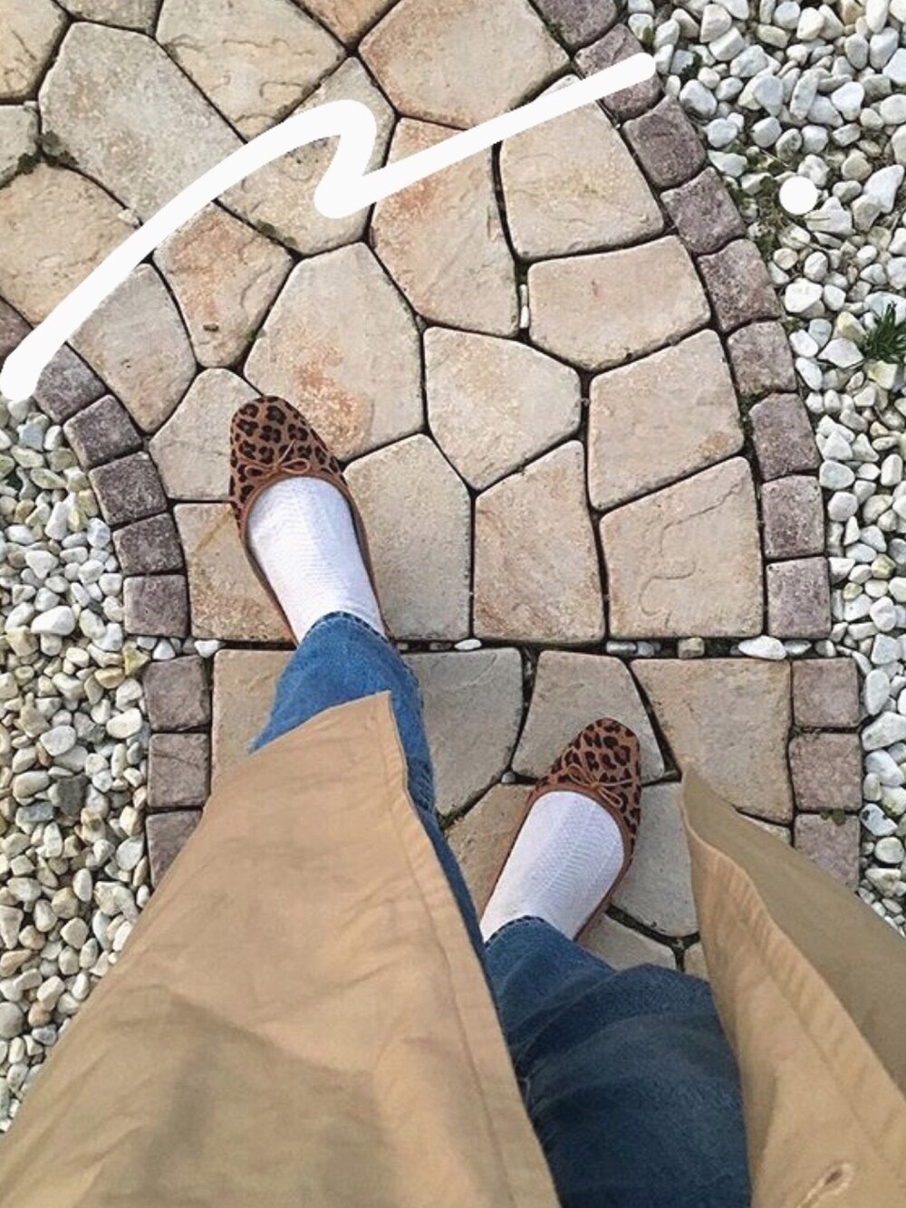 「LOWRYS FARMのアイテム（バレエシューズ、ブラウン系）」を使った、えりかさん（レディース・167cm）の冬コーディネートの1枚目の写真