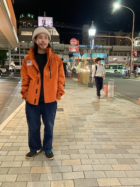 マウンテンパーカー オレンジ 橙色系 前面プリント コーディネート セールアイテム Zozotown