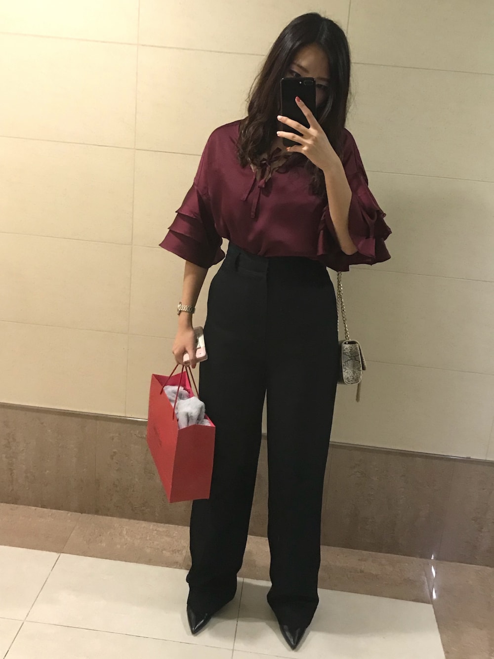 「lunarnewyear、marcjacobs、valentino、Jimmy Choo、working style、city、murua」｜「MARC JACOBSのアイテム（その他パンツ、ブラック系）」を使った、winiさん（レディース・166cm）の冬コーディネートの1枚目の写真