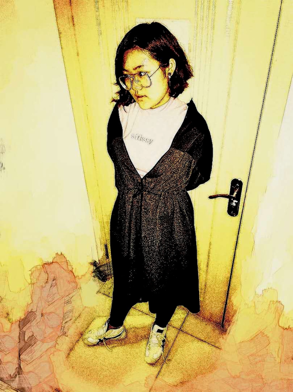 「门」｜「STUSSYのアイテム（タンクトップ、ピンク系）」を使った、月入过亿さん（レディース・165cm）の秋コーディネートの1枚目の写真