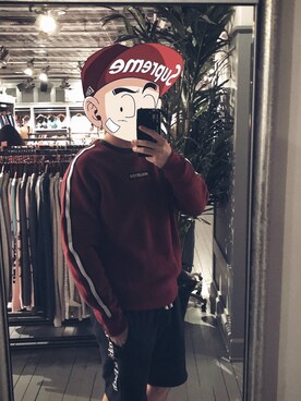「Abercrombie&Fitch（アバークロンビーアンドフィッチ）のアイテム（カーゴパンツ）」を使った、陈木辛賝さん（メンズ・183cm）の秋コーディネート