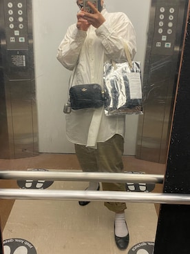 「BEN DAVIS（ベンデイビス）のアイテム（パンツ）」を使った、Ryokaさん（レディース・157cm）の春コーディネート