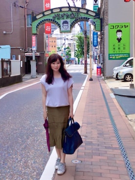 「DRIES VAN NOTEN（ドリスヴァンノッテン）のアイテム（スカート）」を使った、ヨウコさん（レディース・161cm）の春コーディネート