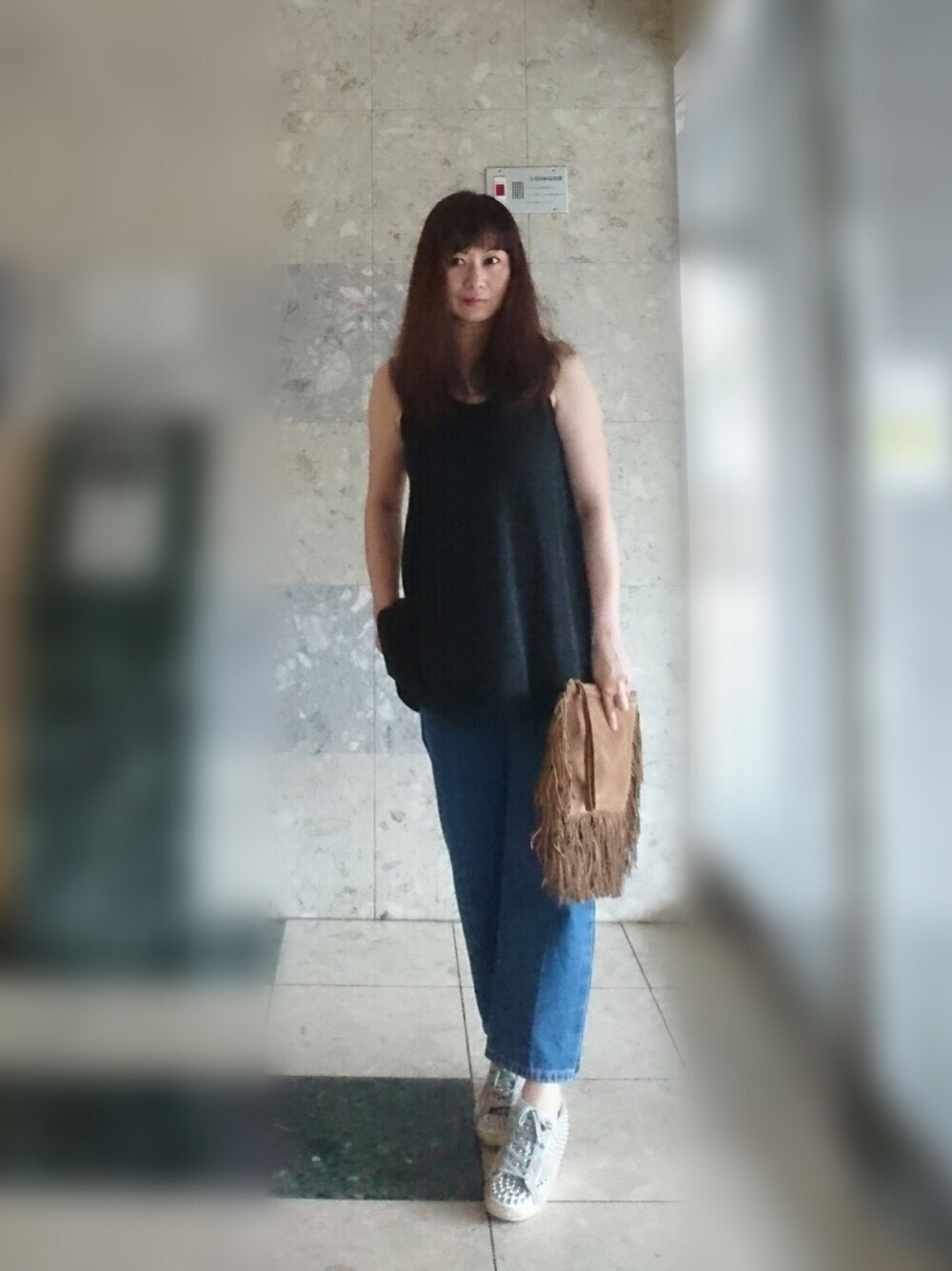 「大人カジュアル、スニカー、バレンシアガ、BALENCIAGA、クラッチバッグ、sneakers」｜「BALENCIAGAのアイテム（シャツ/ブラウス、ブラック系）」を使った、ヨウコさん（レディース・161cm）の夏コーディネートの1枚目の写真