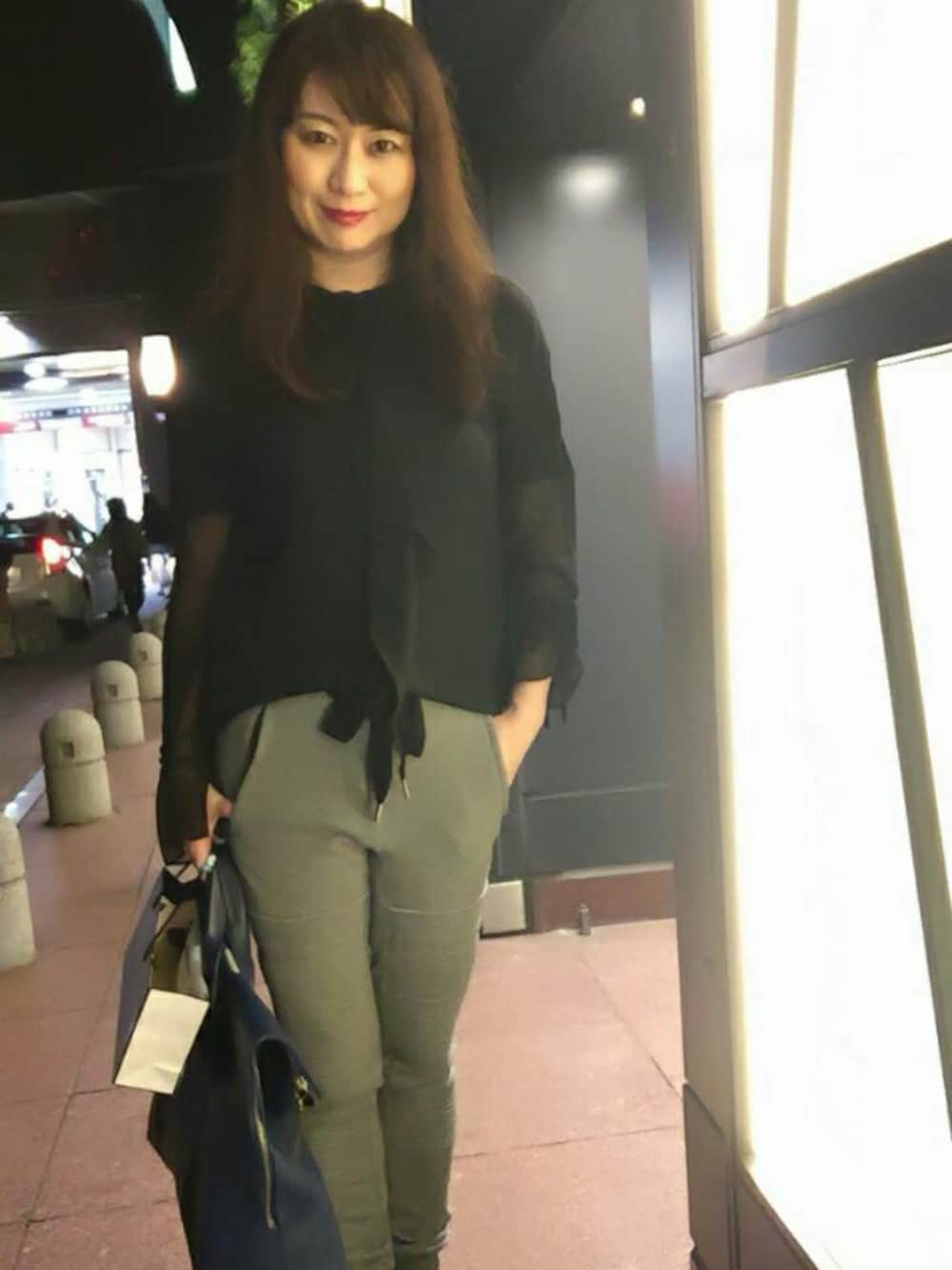 「31philiplim、大人きれいめ、綺麗めコーデ」｜「3.1 Phillip Limのアイテム（シャツ/ブラウス、ブラック系）」を使った、ヨウコさん（レディース・161cm）の秋コーディネートの1枚目の写真