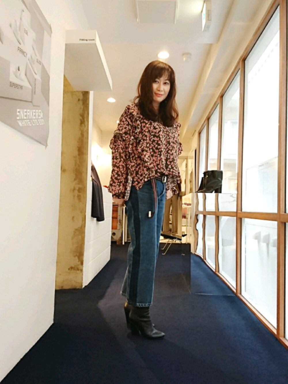 「ISABEL MARANT、BALENCIAGA、Chloe、デニム、ストレートデニム、大人コーデ」｜「MARNIのアイテム（ベルト、その他）」を使った、ヨウコさん（レディース・161cm）の秋コーディネートの1枚目の写真